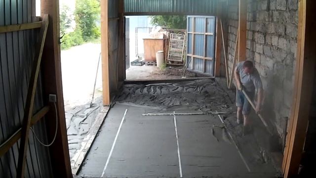 Дико валящий. Стяжка пола раствором М200 Мастерская из сарая смотреть онлайн