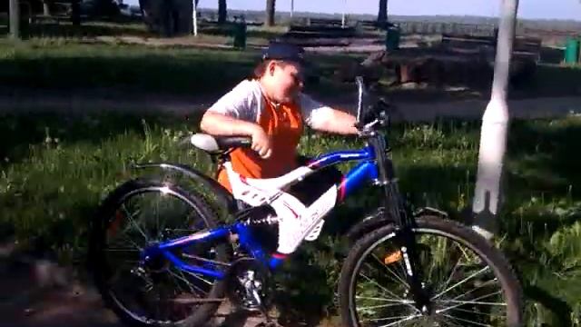 Как нужно падать с велосипеда. смотреть онлайн