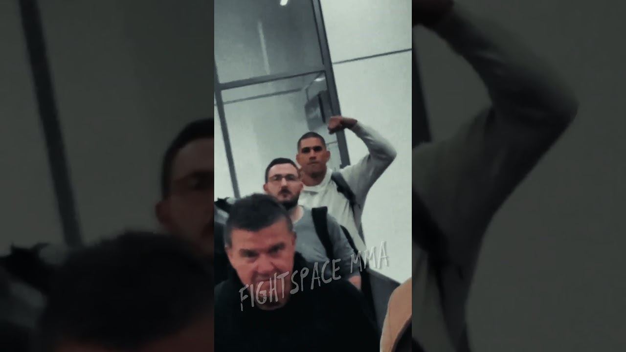 Алекс Перейра преследует Исраеля Адесанью  | FightSpaceMMA