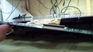 ТВ Sony 32". Не включается, постоянный перезагруз.