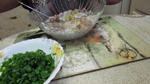 САЛАТ с консервами из горбуши/Просто, сытно, ВКУСНО!!!