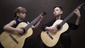 Дуэт гитаристов "МаКи" в составе Шнайдер Марк и Шнайдер Кира, А. Виницкий "Один день в Марселе"