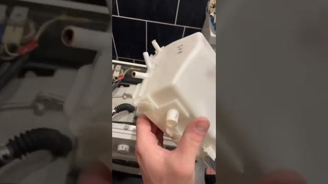 Контейнер крышка приёмника порошка в стиральной машине как почистить смотреть онлайн