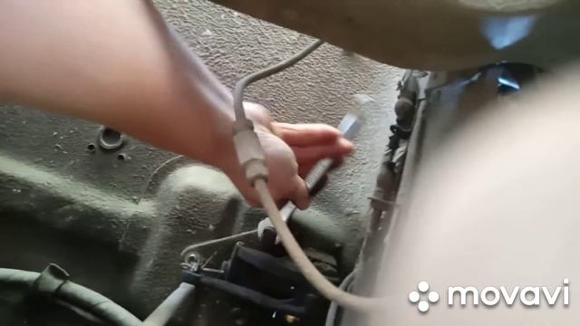 Замена кулисы рычага КПП Уазика женскими руками.