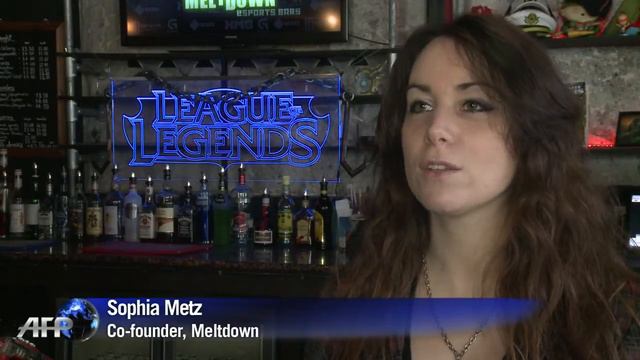 Video games flow with the pints at London's e-sport pub смотреть онлайн