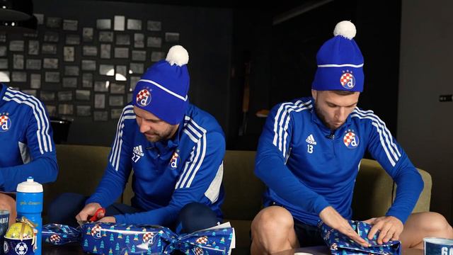 🎁 ZAPAKIRAJ ZA 5! | Menalo, Mišić i Ristovski pakiraju vaše Božićne poklone + GIVEAWAY! смотреть онлайн