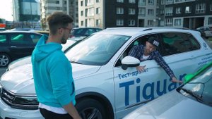 АВТОПАРКОВКА TIGUAN. Как БЫСТРО ПАРКОВАТЬСЯ. Volkswagen паркуется БЕЗ РУК