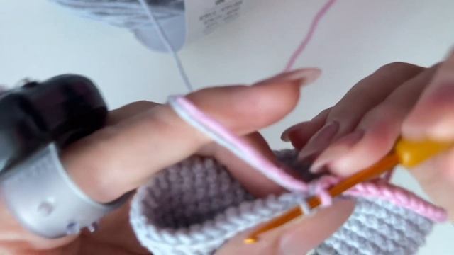 Как я меняю цвет нити при вязании игрушек, ЧТОБЫ НЕ БЫЛО ЗАМЕТНОЙ СТУПЕНЬКИ И БЫЛА РОВНАЯ ГРАНИЦА ❗ смотреть онлайн