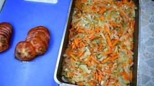 Минтай в духовке с овощами