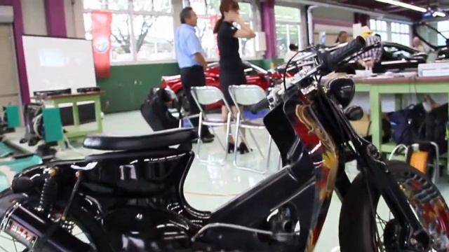 TATTOO PAINT HONDA Super Cub Custom смотреть онлайн