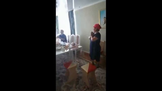 НЕВЕРОЯТНЫЙ ЗНАК ОТ ПОГИБШЕГО ПАРНЯ СВОЕЙ МАМЕ ВО ВРЕМЯ ПОМИНОК. смотреть онлайн