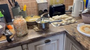 Деревенские Будни домохозяйки.