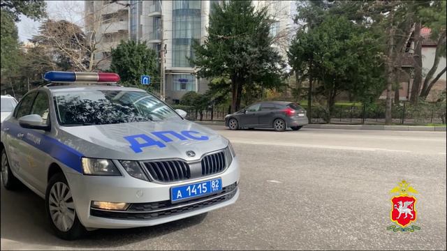 В Ялте сотрудники Госавтоинспекции задержали пассажира такси, у которого находился мефедрон и «соль»