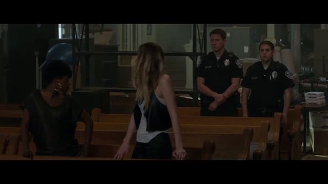 -Тебя, сисястый, я вообще не спрашивал. Ангелочек, блин отъевшийся. /Мачо и ботан смотреть онлайн