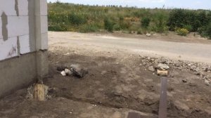 Фундамент под откатные ворота забора.