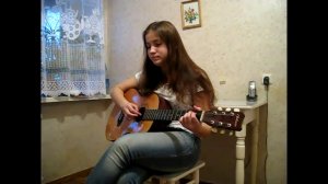 красивая песня под гитару..девушка классно поёт!