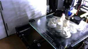 Печатаем шахматы белым ABS пластиком на 3D-принтере. Онлайн трансляция.