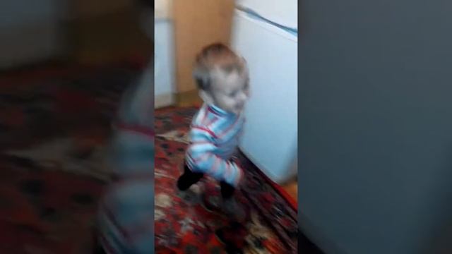 Хохочет от скрипа батареи смотреть онлайн