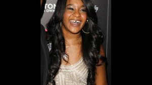 Дочь Уитни Хьюстон до сих пор подключена к системе жизнеобеспечения