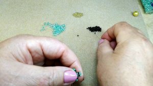 Бусина из  твина и бисера. Просто.Красиво #бисероплетение #твин #мастерклассбусина  #бисер #просто