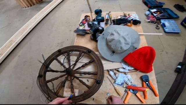 Люстра из прялки смотреть онлайн