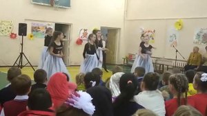 Танец от старшеклассников «Снится сон»
