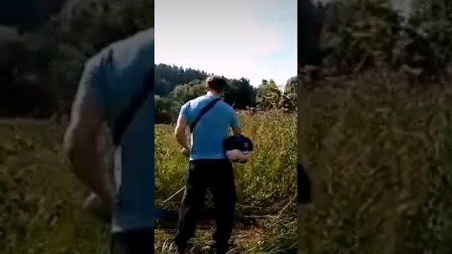 д. куюк-тамак в Башкирии, кошу траву 2-х метрового роста бензокосилкой смотреть онлайн