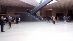 Зачем пирамида Лувру?