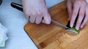 Красивейшая нарезка помидоров и огурцов! جميلة تقطيع الطماطم والخيار