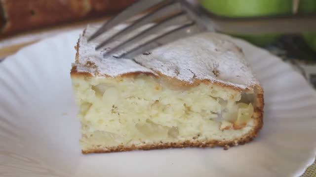 Яблочный пирог. Вкусная выпечка к чаю без миксера. Домашняя выпечка с яблоками.