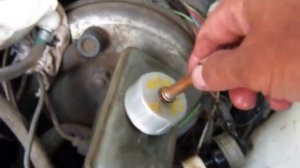 Замена тормозного шланга ваз2109  Замена жидкости