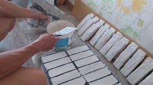 Проще некуда. Гипсовая плитка всего за 2$. Дешёвый гипсовый камень. Изготовление Своими руками.