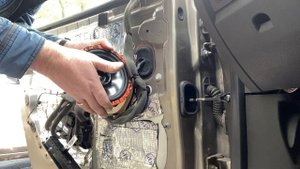 Замена штатной акустики "Renault Fluence 2012 г" на DL Audio Gryphon Lite 165