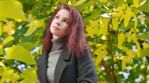 Почему же ты замужем.