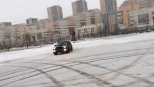 Невероятный дрифт на SUBARU FORESTER