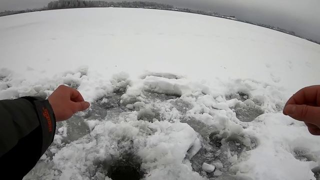 ПЕРВЫЙ ЛЁД 2022-2023.РЫБАЛКА НА ЛЕЩА ПО ПЕРВОМУ ЛЬДУ смотреть онлайн