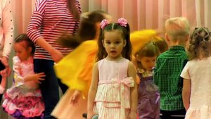 Музыка Е. Попляновой на слова Н. Пикулевой" СОРОКОНОЖКА"