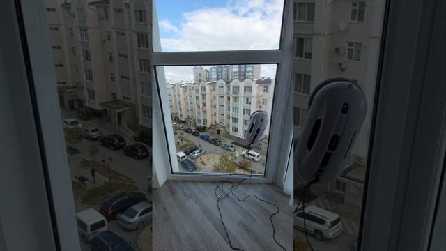 Как работает робот - мойщик окон HOBOT-368 ? Чистка окна за 4 минуты 1 квадратный метр! смотреть онлайн
