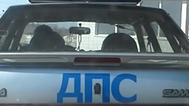 Как правильно надевать ремень безопасности. Мастер-класс от сотрудника ДПС Великий Устюг. . смотреть онлайн