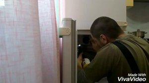 Ремонт холодильника - пайка внутри шкафа.