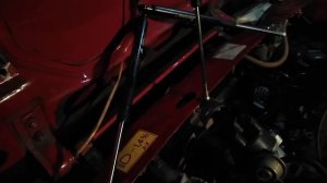 Два газовых упора на капот Таврии.