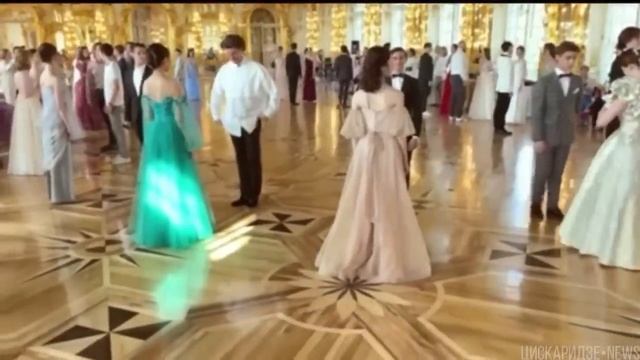 очаровательный  танец Ладошки  28 06 22 (отрывочек) на Выпускном АРБ
