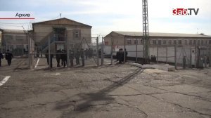 Осуждённый Подойницын продолжает сидеть с зашитым ртом, не подпуская к себе врачей.