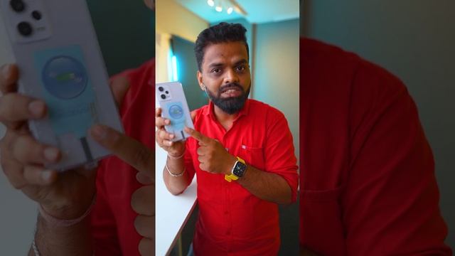 Convert Any Phone into Wireless Charging Using This Gadget