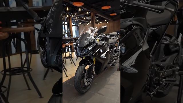 BMW G 310 RR in black!