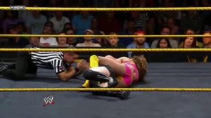 Paige vs. Sasha Banks - NXT 11.09.2013