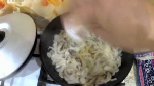 ПЯТИ МИНУТКА!!! ЖАРЕННЫЕ ПЕЛЬМЕНИ С ГРИБАМИ И ЛУКОМ