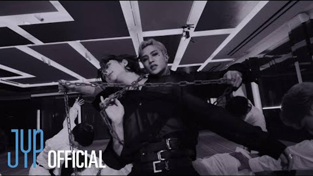 Stray Kids"강박 (방찬, 현진)(Red Lights (Bang Chan, Hyunjin))”