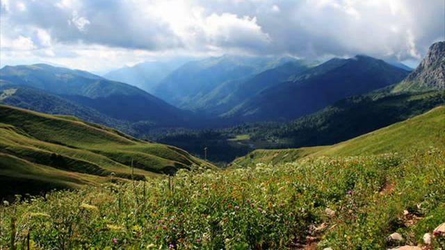 Елютин,"Туманы Лаго- Наки" (Прелюдия № 2), играет автор смотреть онлайн