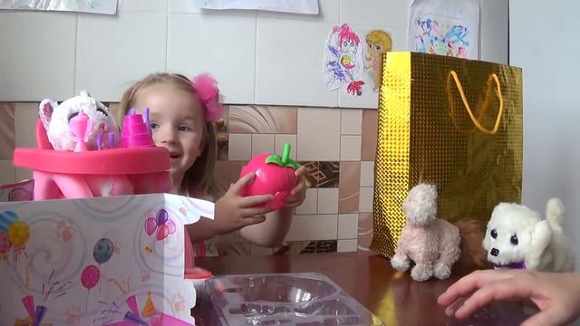 С днем Рождения, Розочка! Подарок! Гости! /Happy birthday, Rosochka! Gift! Guests! смотреть онлайн